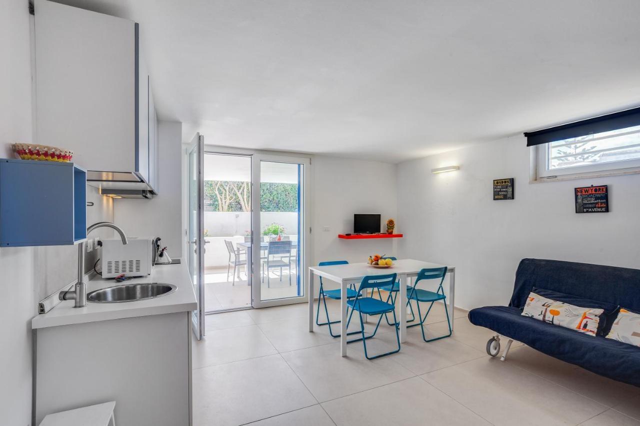 Casalmare Apartments One Step From The Sea Mola di Bari Exterior photo
